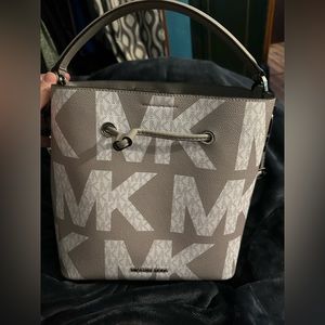 Michael Kors bucket tote
